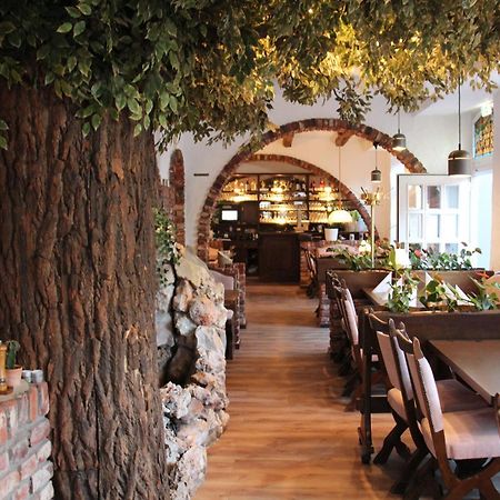 Hotel Restaurant Adria Kroatien Bad Ems Exterior photo