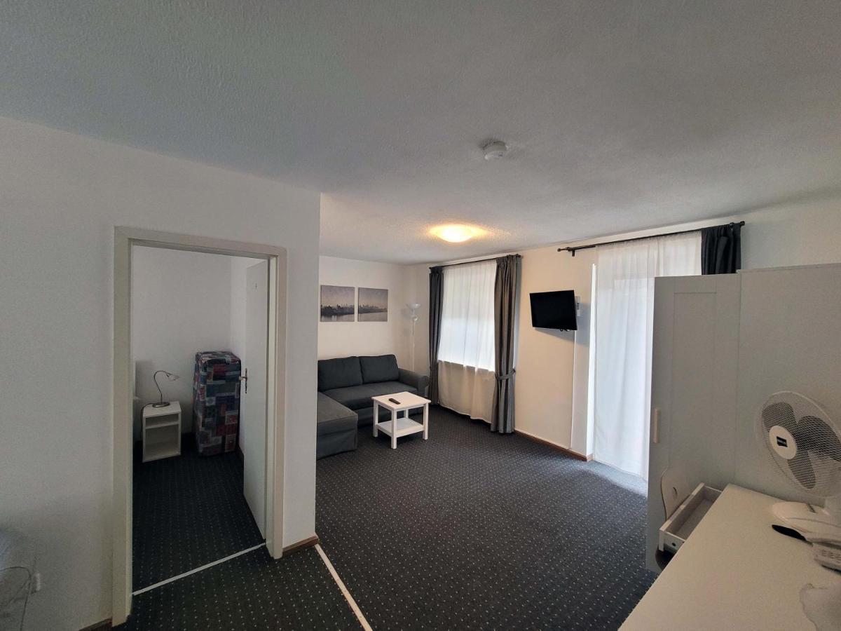 Hotel Restaurant Adria Kroatien Bad Ems Exterior photo