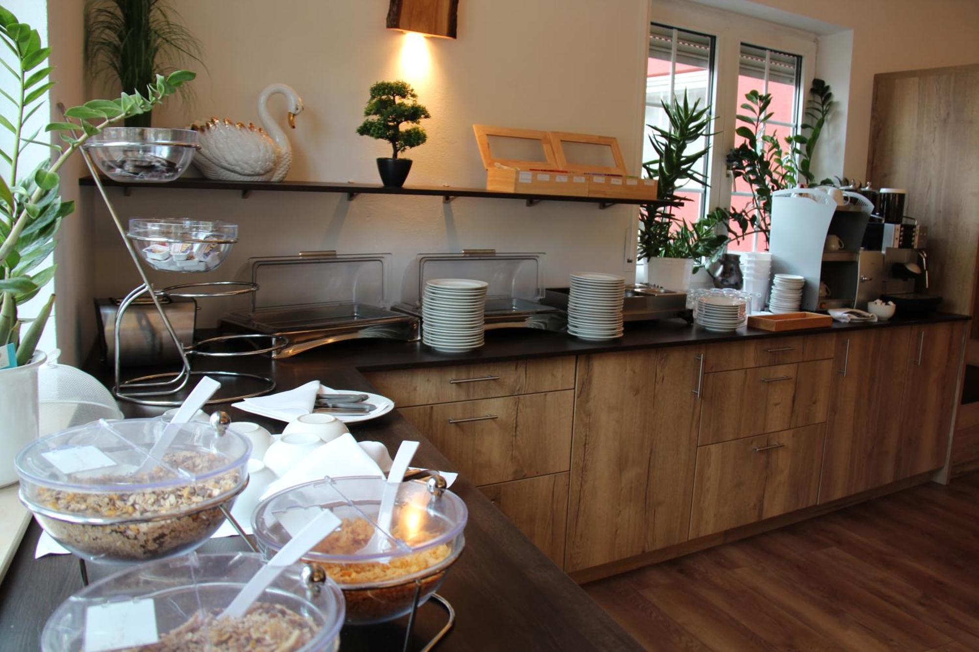 Hotel Restaurant Adria Kroatien Bad Ems Exterior photo